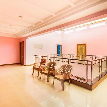 Oyo 62964 Hotel Vandana Grand Nellore Eksteriør bilde