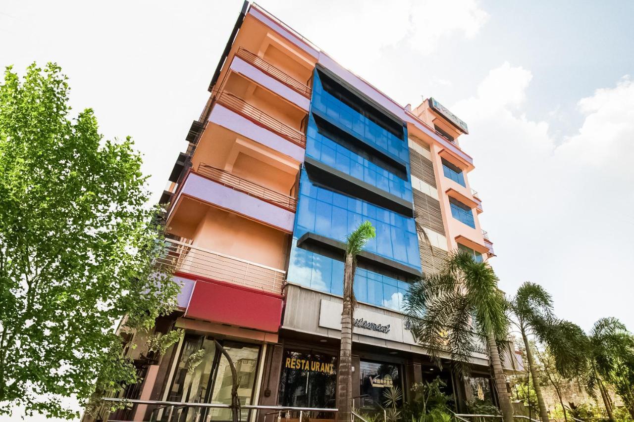Oyo 62964 Hotel Vandana Grand Nellore Eksteriør bilde