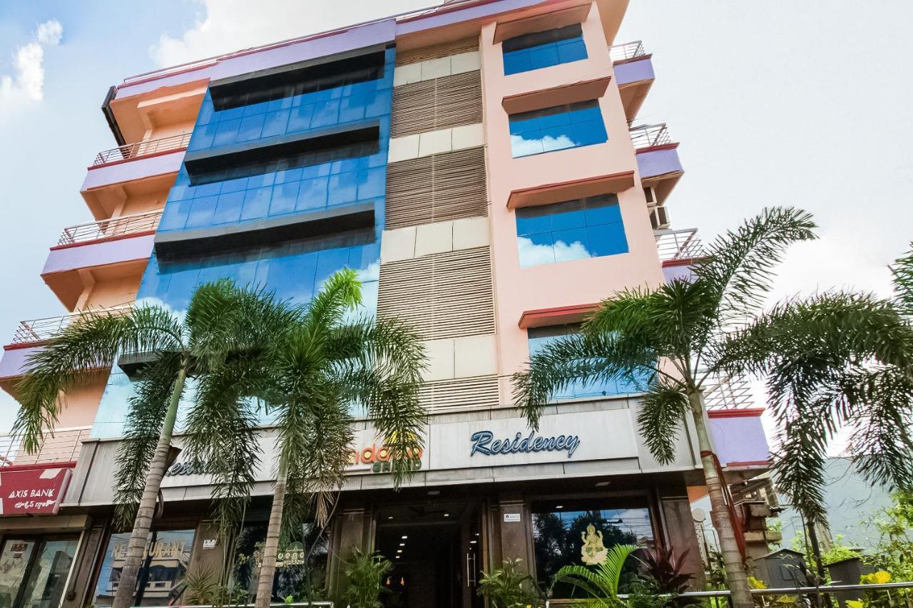 Oyo 62964 Hotel Vandana Grand Nellore Eksteriør bilde